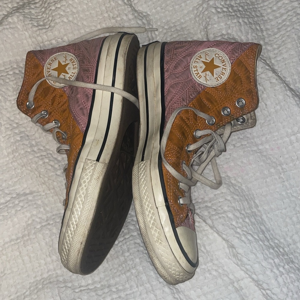 Converse - Picture 2 of 3